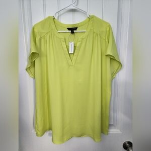 NEW! Banana Republic Women's Short Sleeve V-Neck Blouse in Lime Green, Size XL